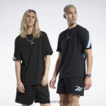 أسود كلاسيك فخور تي شيرت العلامة التجارية Reebok 0NZ0F355
