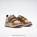 أطفال البرية البني / الصحراء / ناقلات البحرية حذاء ويبك المشبك منخفض - طفل صغير Reebok 0NZ0F1438 - Image 3