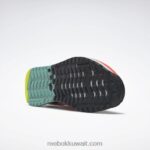 توهج برتقالي / قلب أسود / أصفر حامض شمسي حذاء nano x2 tr Adventure للنساء Reebok 0NZ0F248 - Image 11