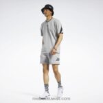 رجال هيذر رمادي متوسط شورت فخور بعلامة تجارية كلاسيكية Reebok 0NZ0F1210 - Image 2