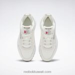 طباشير / أبيض ftwr / أزرق متجه أحذية نسائية جلدية كلاسيكية sp إضافية Reebok 0NZ0F176 - Image 6