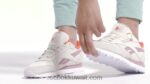 طباشير / أرجواني منقوع / أبيض قدم أحذية نسائية جلدية كلاسيكية Reebok 0NZ0F81 - Image 2