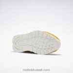 مغرة ساطعة / طباشير أحذية نسائية جلدية كلاسيكية Reebok 0NZ0F239 - Image 5
