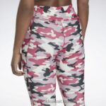 نحيف شبه وردي فخور كولون لوكس بطبعة مموهة جريئة Reebok 0NZ0F547 - Image 5