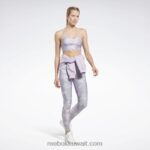نحيف ضباب بنفسجي حمالة صدر مطبوعة مموهة جاهزة للتمارين الرياضية Reebok 0NZ0F662 - Image 2