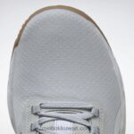 نقي رمادي 2 / قدم أبيض / رمادي نقي 3 أحذية التدريب nanoflex tr للسيدات Reebok 0NZ0F276 - Image 7