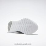 نقي رمادي 3 / رمادي بارد / أبيض ftwr حذاء فليكساجون فورس 4 نسائي للتدريب Reebok 0NZ0F287 - Image 5