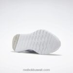 ftwr أبيض / رمادي نقي 2 / فضي ميت. حذاء فليكساجون فورس 4 نسائي للتدريب Reebok 0NZ0F263 - Image 4